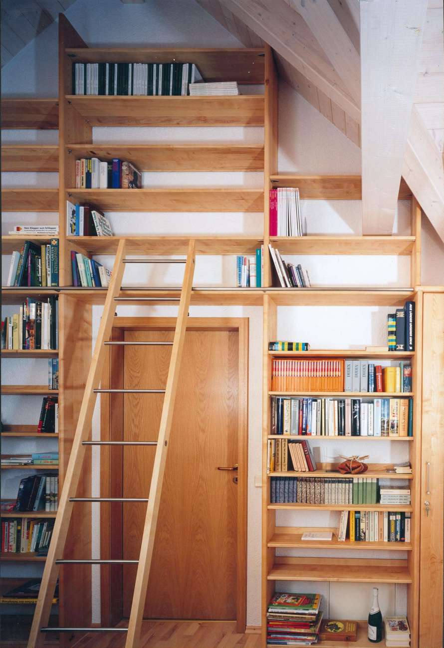 Restplatz für Bücherregal mit Leiter verwenden  